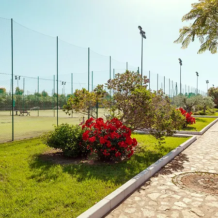 Club Hotel 4*